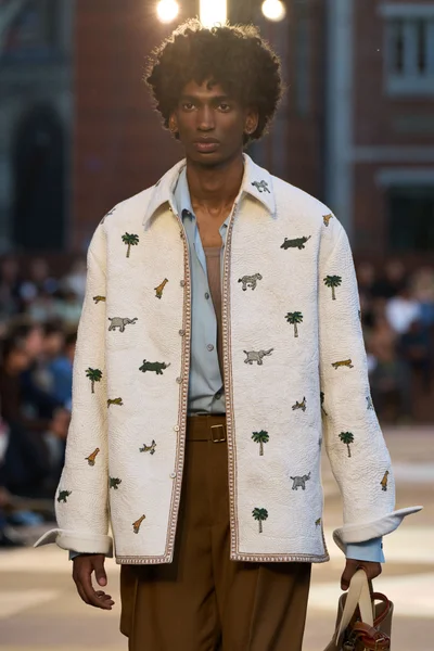 Look 123